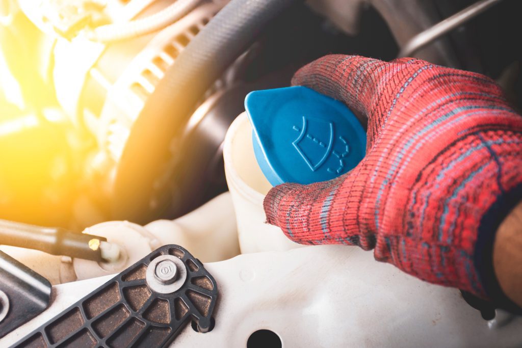 Money Hack: Make Your Own Windshield Wiper Fluid